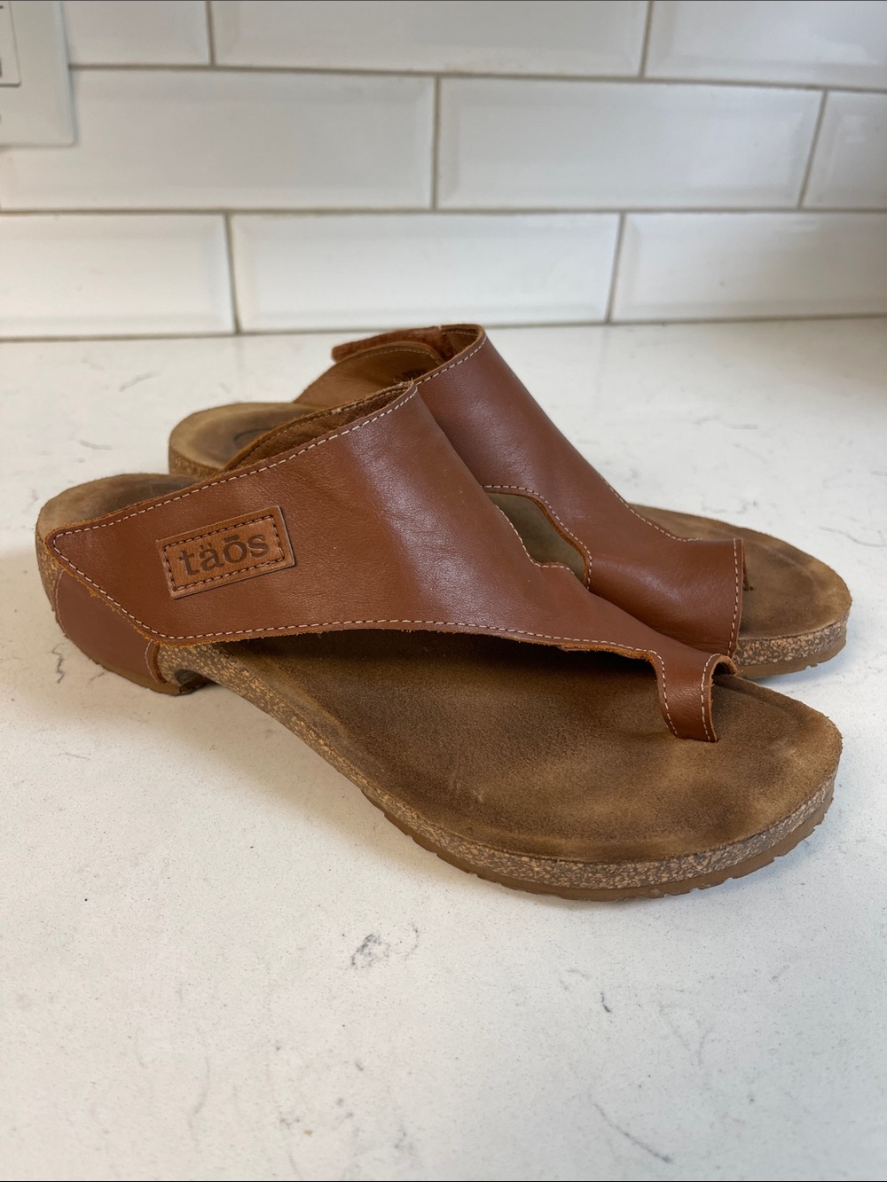 Taos Footwear Womens Loop Sandal Brandy Brown Colored Leather Upper Size Euro 38 - Picture 12 of 17